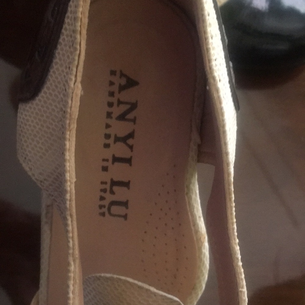 Shoes - Picture 4 of 4